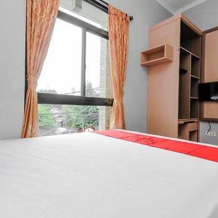 Reddoorz Near Manggarai Station 2 Hotel Jakarta Kültér fotó