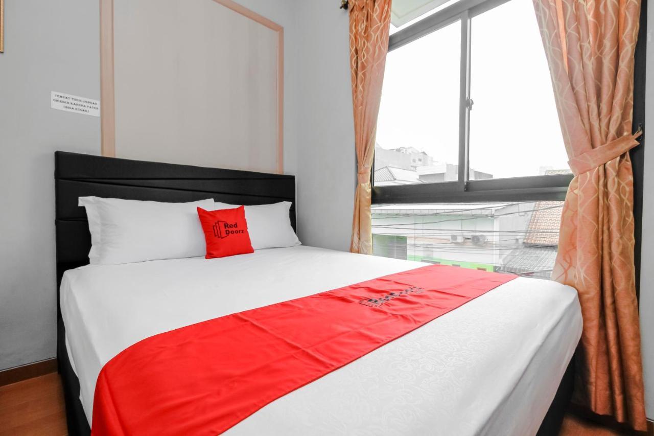 Reddoorz Near Manggarai Station 2 Hotel Jakarta Kültér fotó
